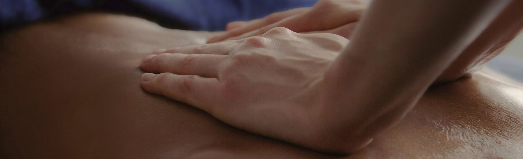 SUNTEM DEDICAȚI PIELII